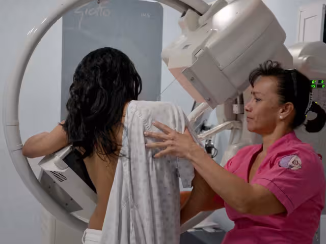 En Benito Juárez, cada semana se atienden entre 8 y 12 sospechosos de neoplasia; tres resultan positivos
