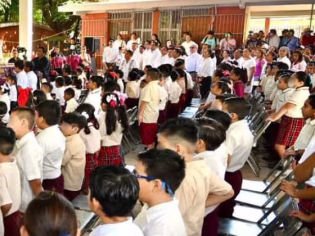 Más de 180 mil alumnos de nivel básico iniciaron el ciclo escolar 2024-2025 en Campeche.