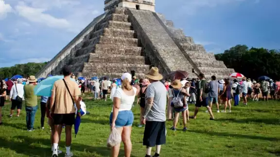 Chichén Itzá supera ampliamente a Teotihuacán Chichén Itzá supera ampliamente a Teotihuacán