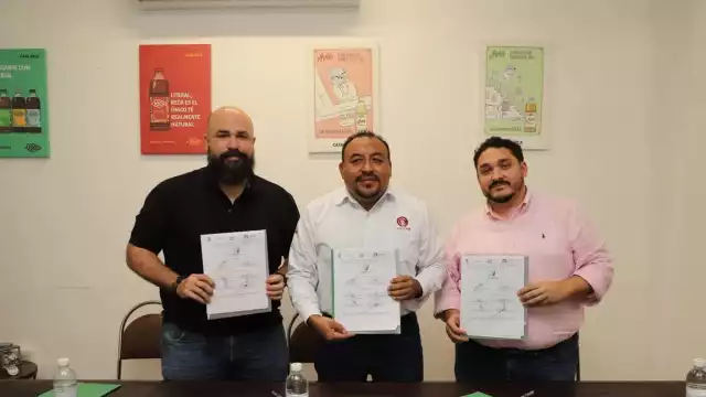 El ICATCAM, dirigido por Juan Pedro Huchín Tuz, firmó un convenio con Casa Reca, representada por Alejandro Risueño Rivas.
