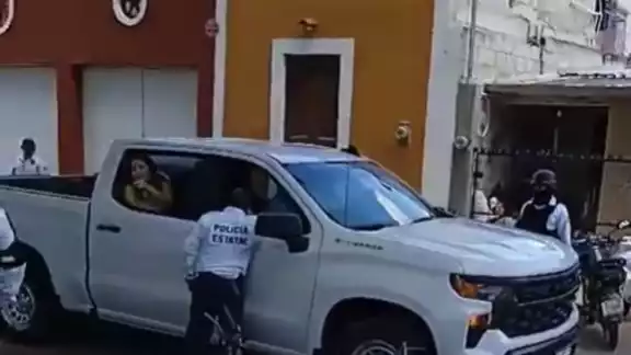 Le gritan a la hija de Marcela Muñoz Le gritan a la hija de Marcela Muñoz