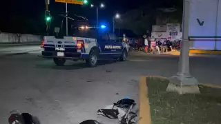 Motociclista  se fractura la pierna al impactarse contra un taxi en Ciudad del Carmen