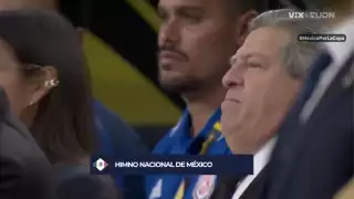 Miguel Herrera deja a un lado la rivalidad y entona el Himno en el México vs. Costar Rica