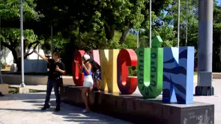 Cancún: De un destino exclusivo a uno masificado por la temporada baja