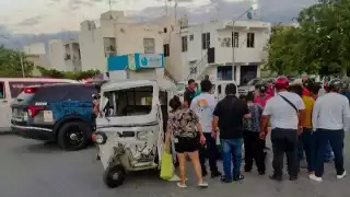 Automovilista golpea a motociclista y lo deja lesionado en Playa del Carmen