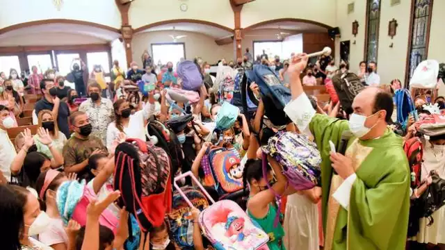 Para que inicien las clases con el pie derecho