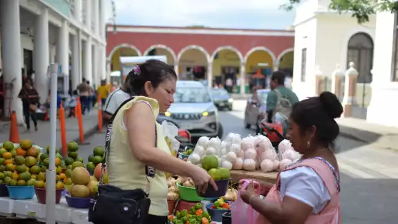 Mérida se ubica entre las 5 ciudades más caras del país por el alza del 26% de la canasta básica Mérida se ubica entre las 5 ciudades más caras del país por el alza del 26% de la canasta básica