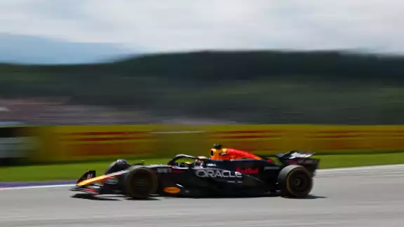 Red Bull en busca de escalar a los primeros lugares en Hungría Red Bull en busca de escalar a los primeros lugares en Hungría