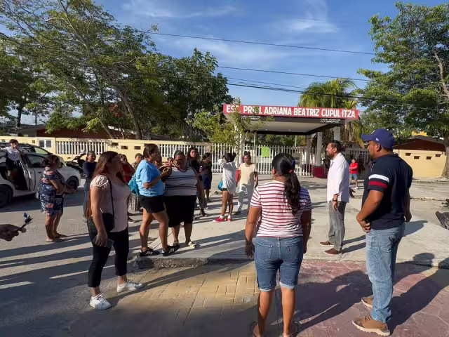 Padres de estudiantes exigen la intervención de autoridades