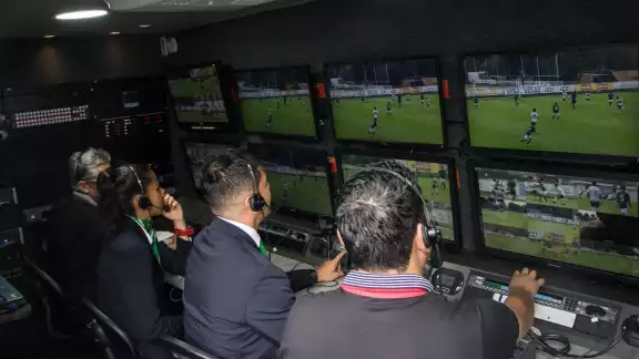 El VAR acepta error humano y sanción interna El VAR acepta error humano y sanción interna
