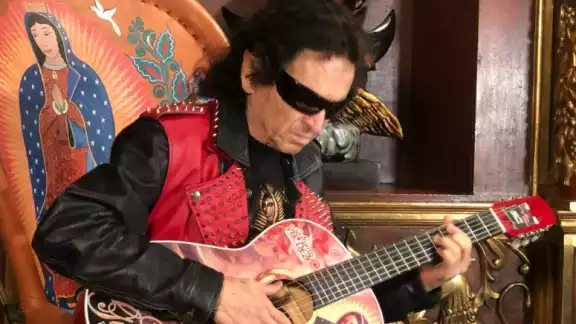 Ozzy fue una figura altamente respetada en la escena musical a través de distintos países e idiomas Ozzy fue una figura altamente respetada en la escena musical a través de distintos países e idiomas