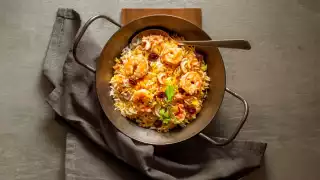 Conoce el Arroz a la Tumbada; platillo tradicional de Veracruz