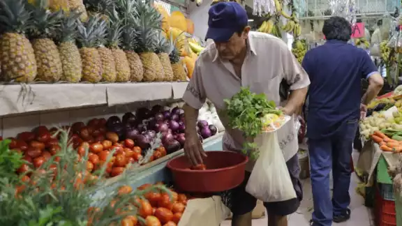 La tasa de inflación anual se elevó un 4.78% al cierre de la primera quincena de mayo en el país, de acuerdo con el Instituto Nacional de Estadística y Geografía.