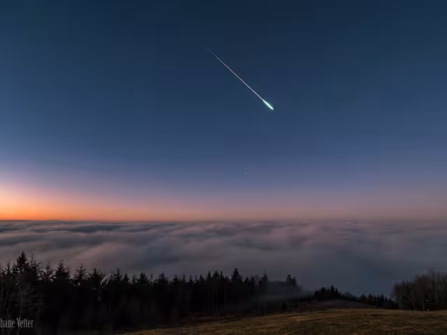 La lluvia de meteoros Leónidas llega en noviembre.