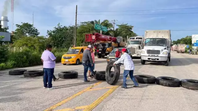 Paliceños toman la 186 y piden atención urgente a carretera olvidada