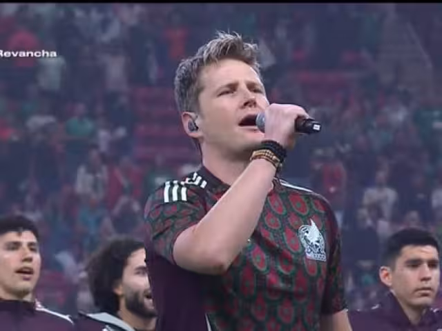 Alexander Acha en el Akron