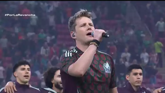 Alexander Acha en el Akron