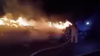 Incendio de tráiler genera embotellamientos en la autopista Champotón-Campeche 