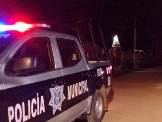 La Policía Municipal acudió al lugar y acompañó al afectado a la Fiscalía General del Estado en Bacalar para formalizar la denuncia.