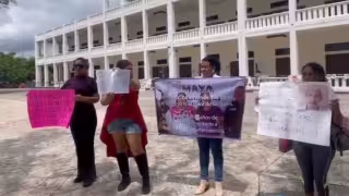 La protesta tuvo menor asistencia por lluvias, presiones laborales y presuntas amenazas a participantes