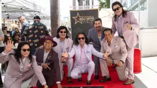   Los Bukis dedican su estrella en Hollywood a los inmigrantes  