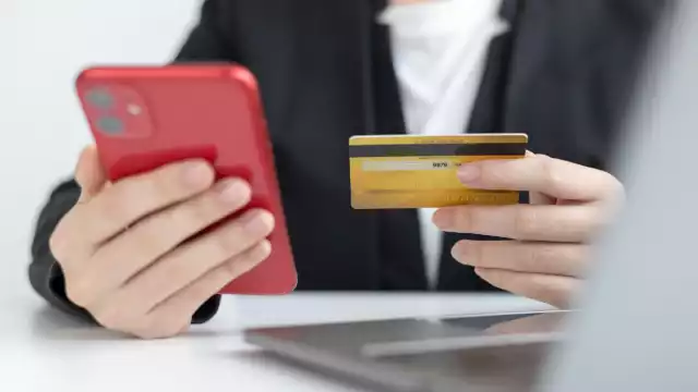 El SAT monitorea depósitos y transferencias en tarjetas de débito que superen los 15 mil pesos mensuales