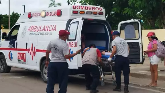 Estudiante de Bachilleres sufre convulsiones y se desmaya en José María Morelos Estudiante de Bachilleres sufre convulsiones y se desmaya en José María Morelos
