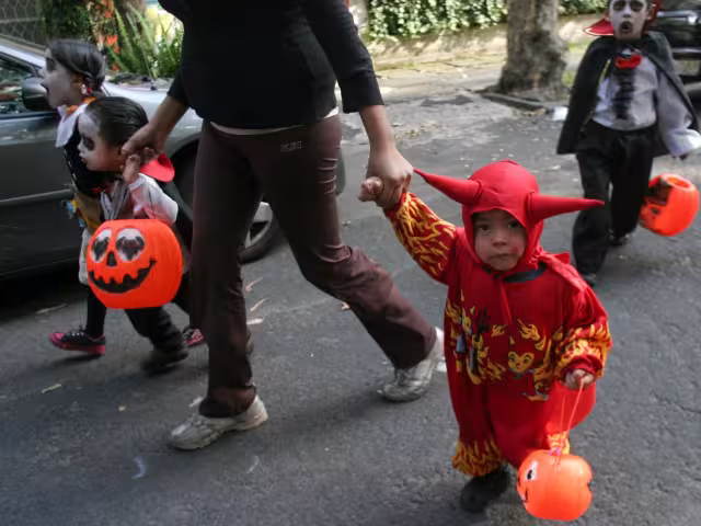 Los niños ya están listos para salir a pedir calaverita