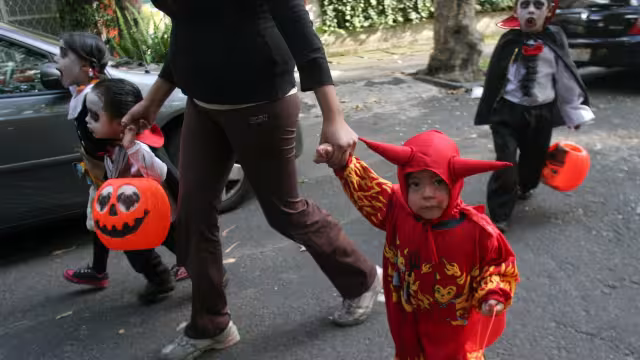Los niños ya están listos para salir a pedir calaverita