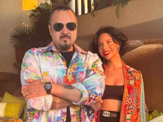 Pepe Aguilar defiende a Ángela Aguilar por medio de publiación en redes sociales.