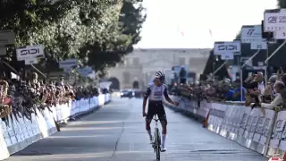 Isaac del Toro gana Giro del Veneto 2025: mexicano logra victoria 16 del año en temporada histórica