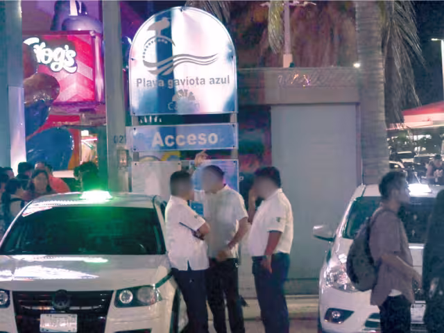 Cancún: Conductores de plataformas exponen las amenazas de taxistas en la Zona Hotelera