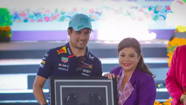 Checo y la jefa de gobierno desde el GP de México