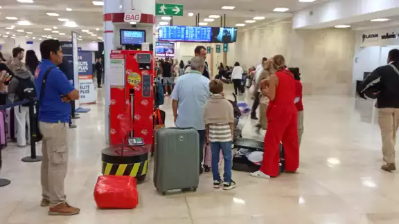 Algunos pasajeros tuvieron percances al documentar su equipaje
