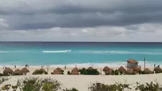 ¿Cuánto cuesta un taxi del aeropuerto de Cancún a la playa más bonita de la Zona Hotelera?