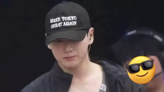 Jungkook utilizó una gorra con un eslogan controversial para algunos usuarios en redes sociales