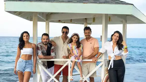 La familia Derbez está por regresar a la tv. La familia Derbez está por regresar a la tv.