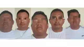 Cinco agentes estatales fueron detenidos en un operativo en Santa Adelaida, Palizada, y remitidos al Ministerio Público.