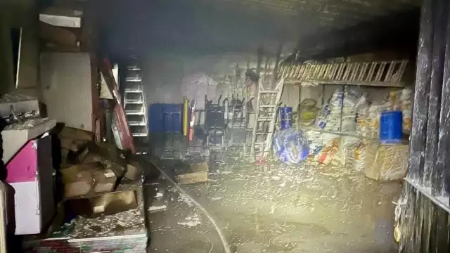 Las labores de los tragahumo para contener el fuego duró varias horas, por lo que se evacuó al personal que se encontraba en áreas cercanas a éste