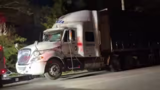 Hallan cuerpo sin vida dentro de un tráiler