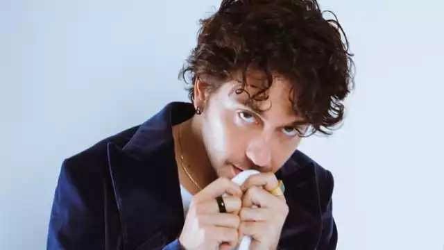 Desde el año pasado se especulaba que Nat Wolff salía con la famosa cantante