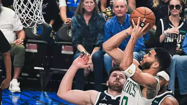 Jayson Tatum, la figura de Boston Celtics ante Dallas Mavericks en el Juego 3
