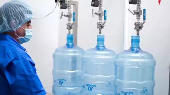 Estudio advierte que 8 de cada 10 garrafones de agua en la CDMX están contaminados
