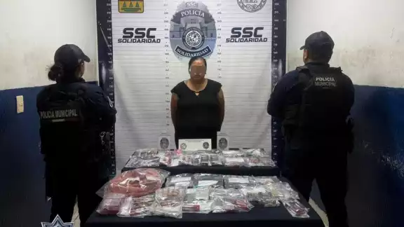 La mujer fue puesta a disposición de las autoridades al encontrar los artículos sin pagar