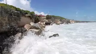 Playa Norte sufre “recalón” debido al huracán “Milton”