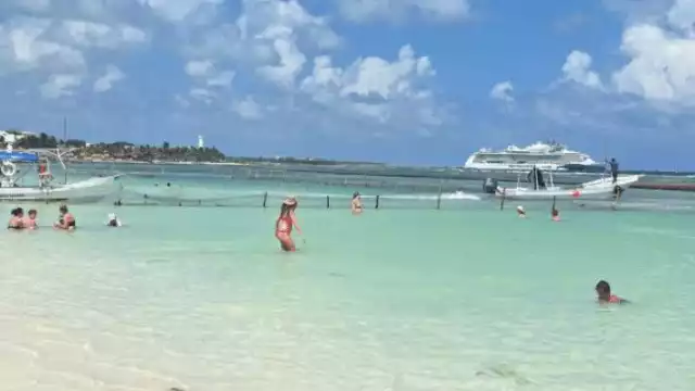 Las autoridades continúan con los esfuerzos por reducir la presencia de sargazo en las costas de la península.