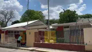Delincuentes roban cableado y tubería en preescolar campechano