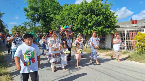 Uno de los eventos significativos de la región es el realizado a las Tres Cruces, con la participación de vaqueras y la orquesta La Dinastía de X-Yatil