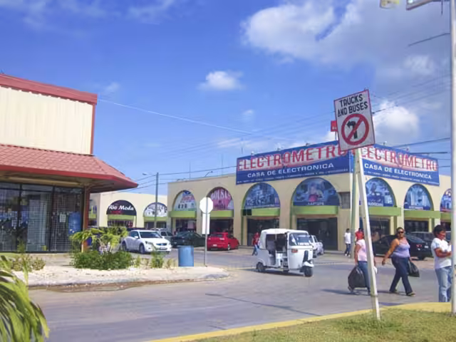 Se propone alianza entre Chetumal y Belice para combatir productos chinos.