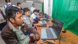 Impulsan educación digital en Yucatán: Más de 3 mil escuelas ya cuentan con internet inalámbrico